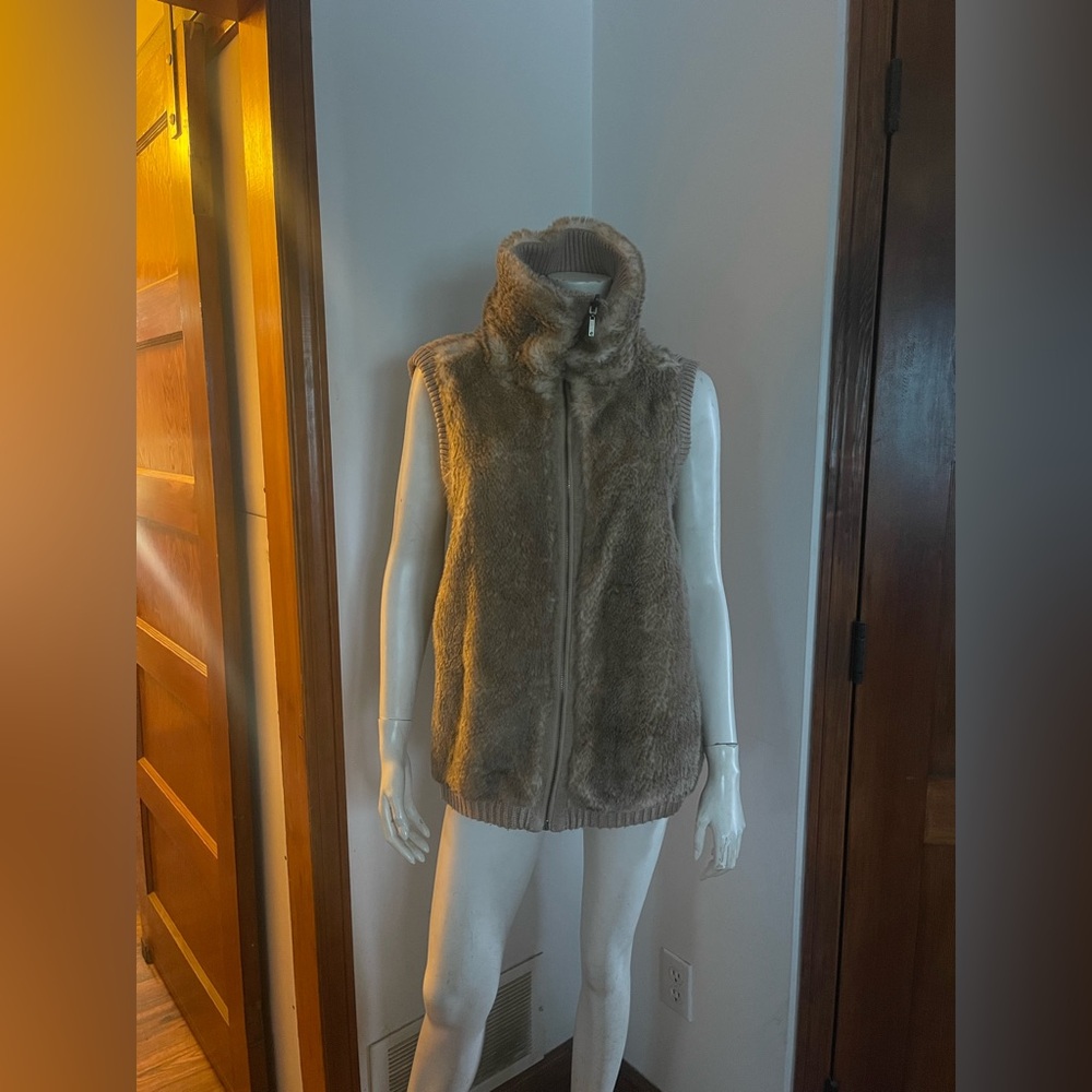 REVERSIBLE Faux Fur Zip-Up Vest in Taupe